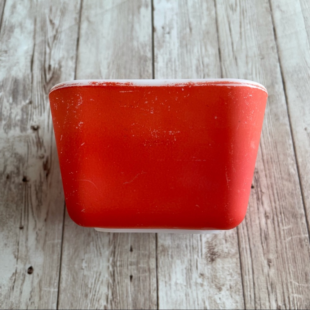 VINTAGE PYREX RED REFRIGERATOR CONTAINER W/ LID - Picture 5 of 14